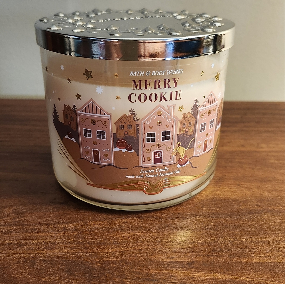 Bath & Body Works Merry Cookie 3 Wick Candle Fragrance: MERRY COOKIE NEW